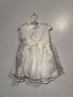 Ivory Lace & Organza Bow Girls' Formal Dress